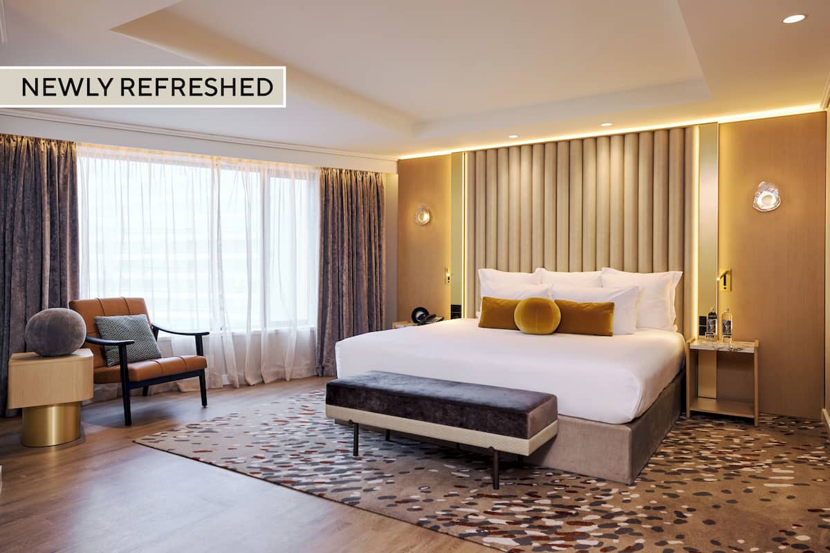 Suite – junior, 1 kingsize-seng, balkong (Club Access) | Sengetøy av topp kvalitet og senger med Select Comfort-madrass