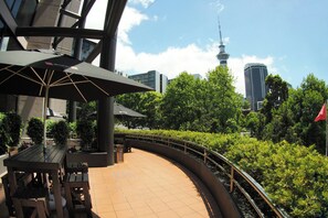 2 bars/lounges - Grand Millennium Auckland (Auckland)