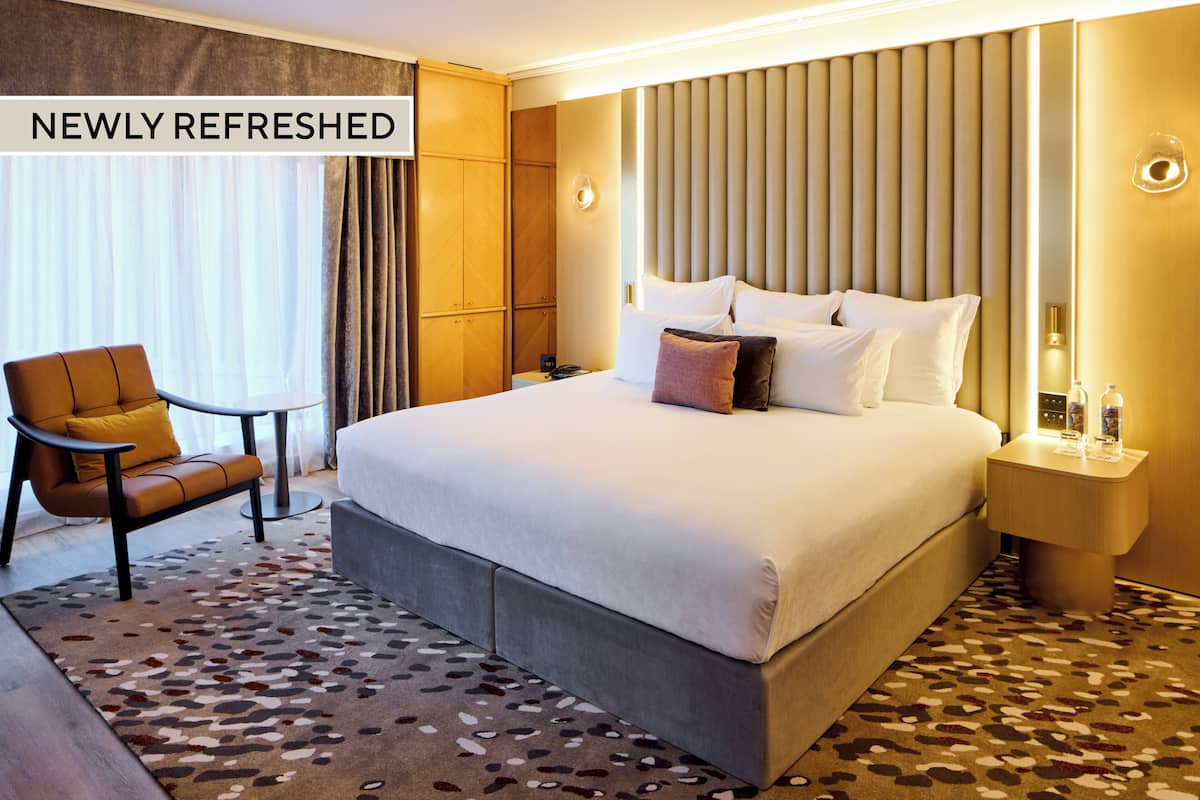 Suite – junior, 1 kingsize-seng, byutsikt (Club Access) | Sengetøy av topp kvalitet og senger med Select Comfort-madrass