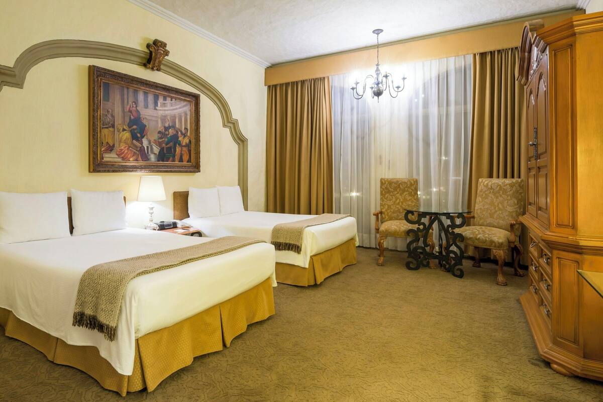 Master Suite Dos Camas | Bộ đồ giường cao cấp, minibar, két bảo mật tại phòng, bàn 