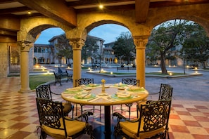 Breakfast, lunch, dinner served; international cuisine, garden views