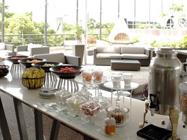 Desayuno buffet todos los días (con cargo)