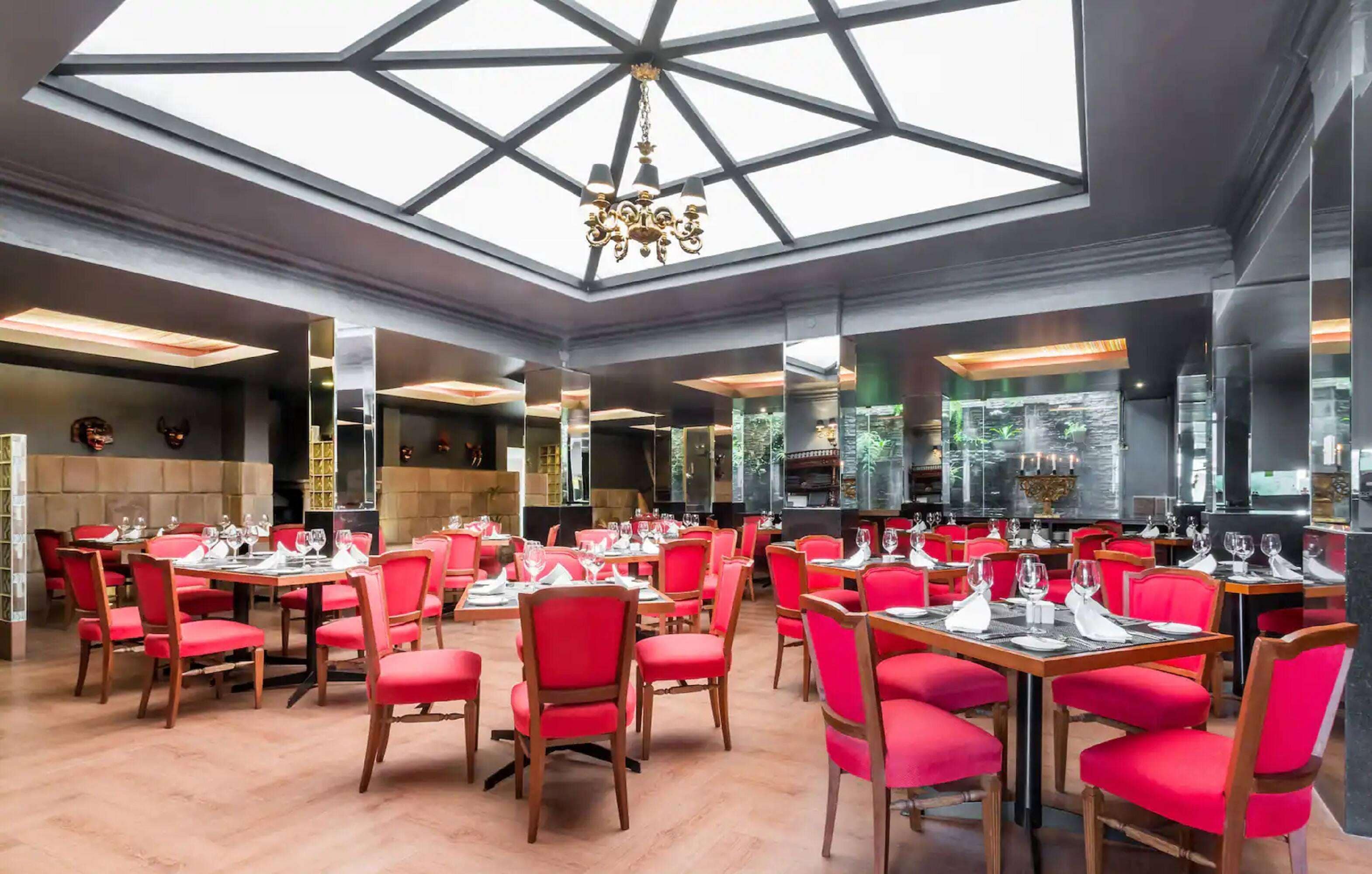 Lunch, dinner, brunch served; international cuisine 