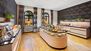 Daily buffet breakfast (EUR 19 per person)