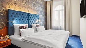 1 bedroom, hypo-allergenic bedding, minibar, in-room safe
