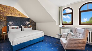 Courtyard Room