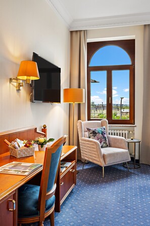 Superior | 1 bedroom, hypo-allergenic bedding, minibar, in-room safe