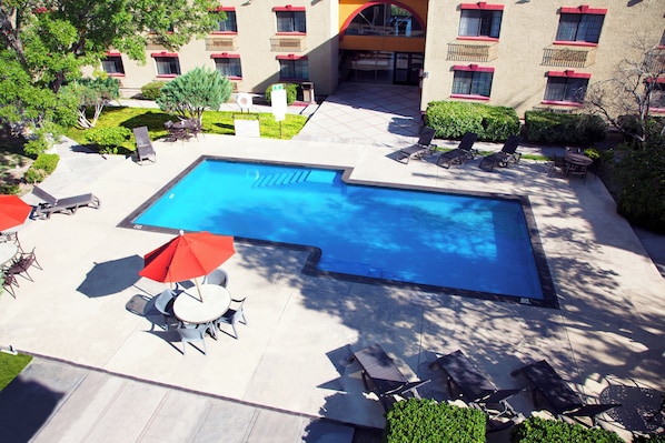 Seasonal outdoor pool