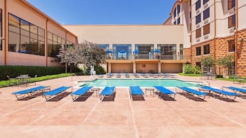 Outdoor pool, pool umbrellas