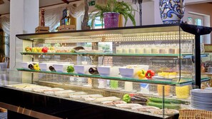 Päivittäinen buffetaamiainen (22 EUR per henkilö)
