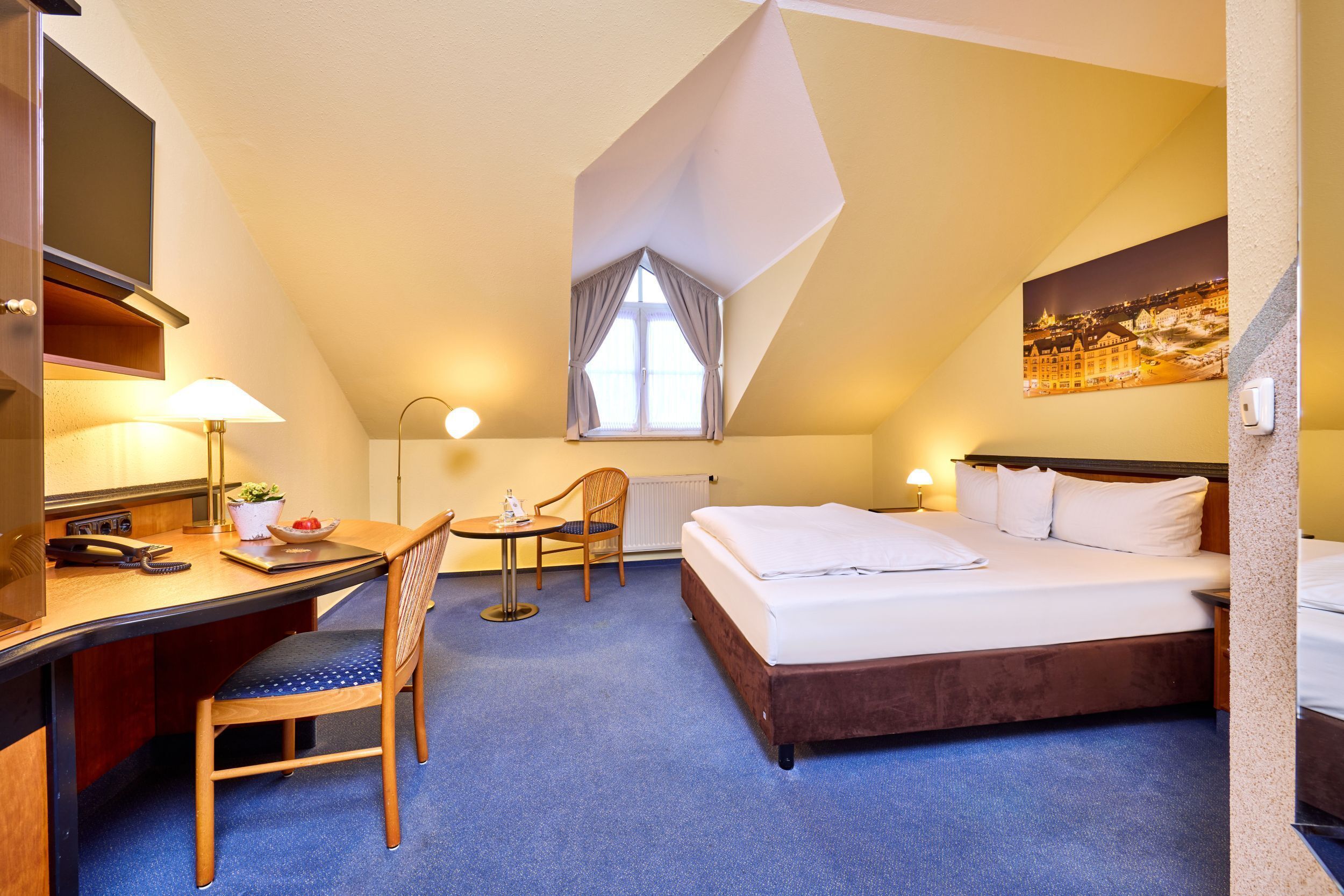 Comfort Double or Twin Room, 1 Bedroom | Minibar, desk, laptop workspace, soundproofing