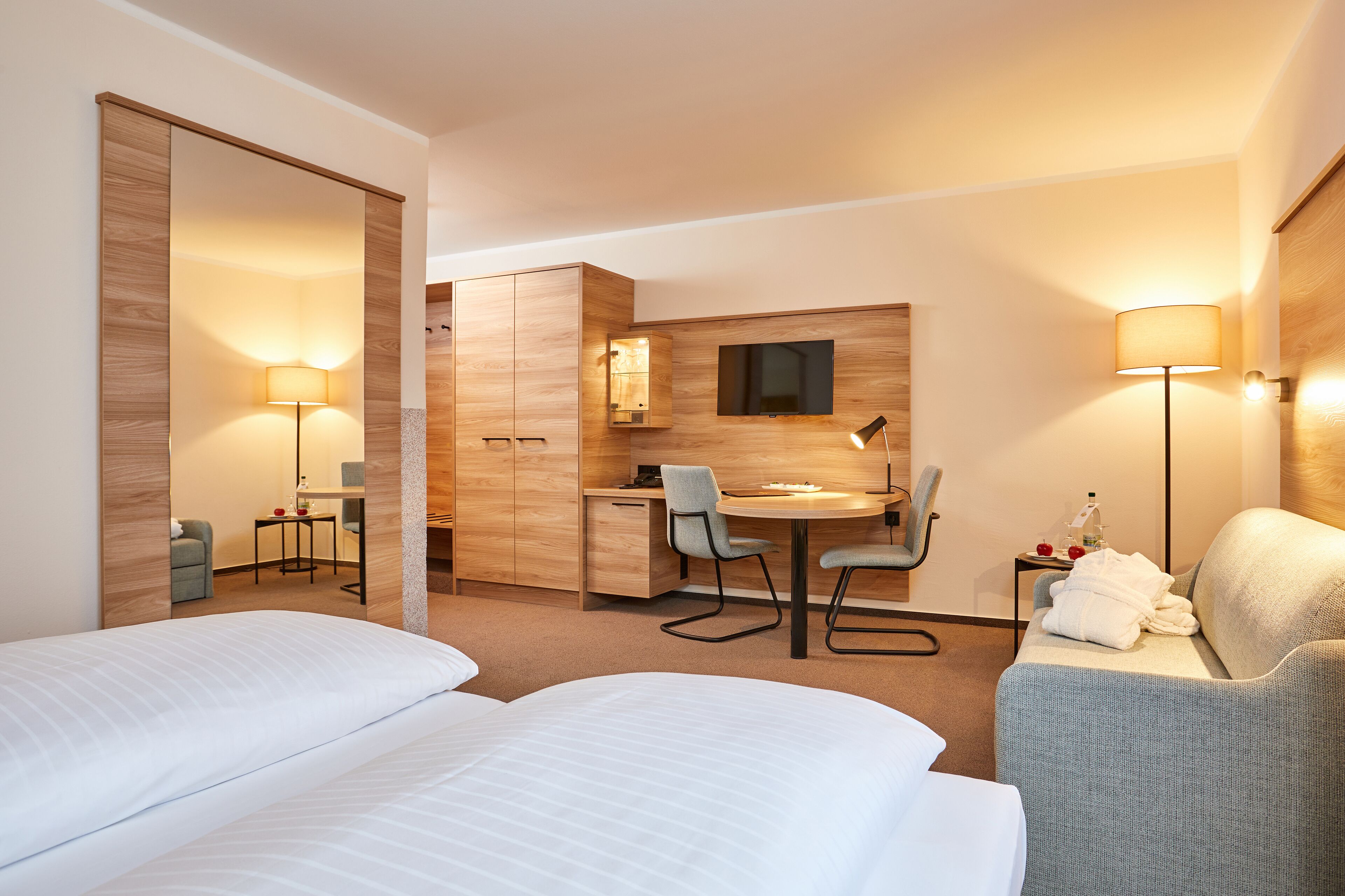 商务双人房, 1 间卧室 | 起居区 | 平板电视