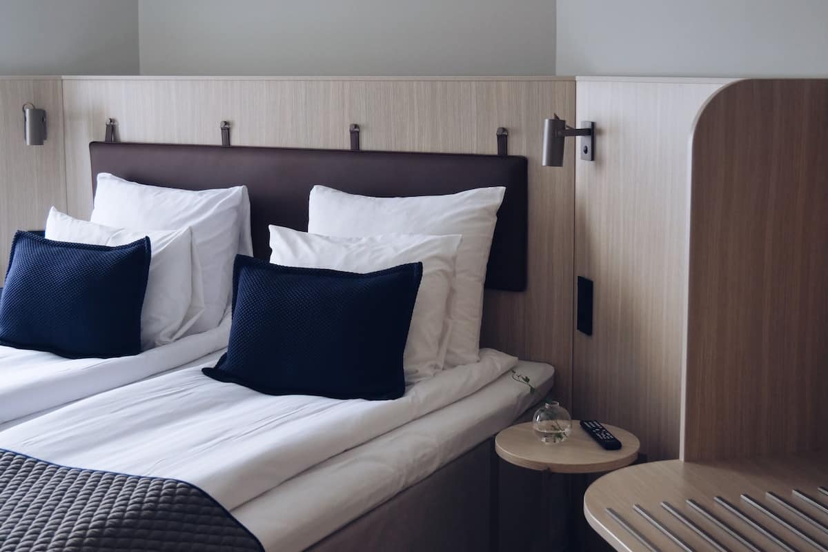 Twin Room, Non Smoking (Compact) | Hypo-allergenic bedding, desk, laptop workspace, blackout drapes