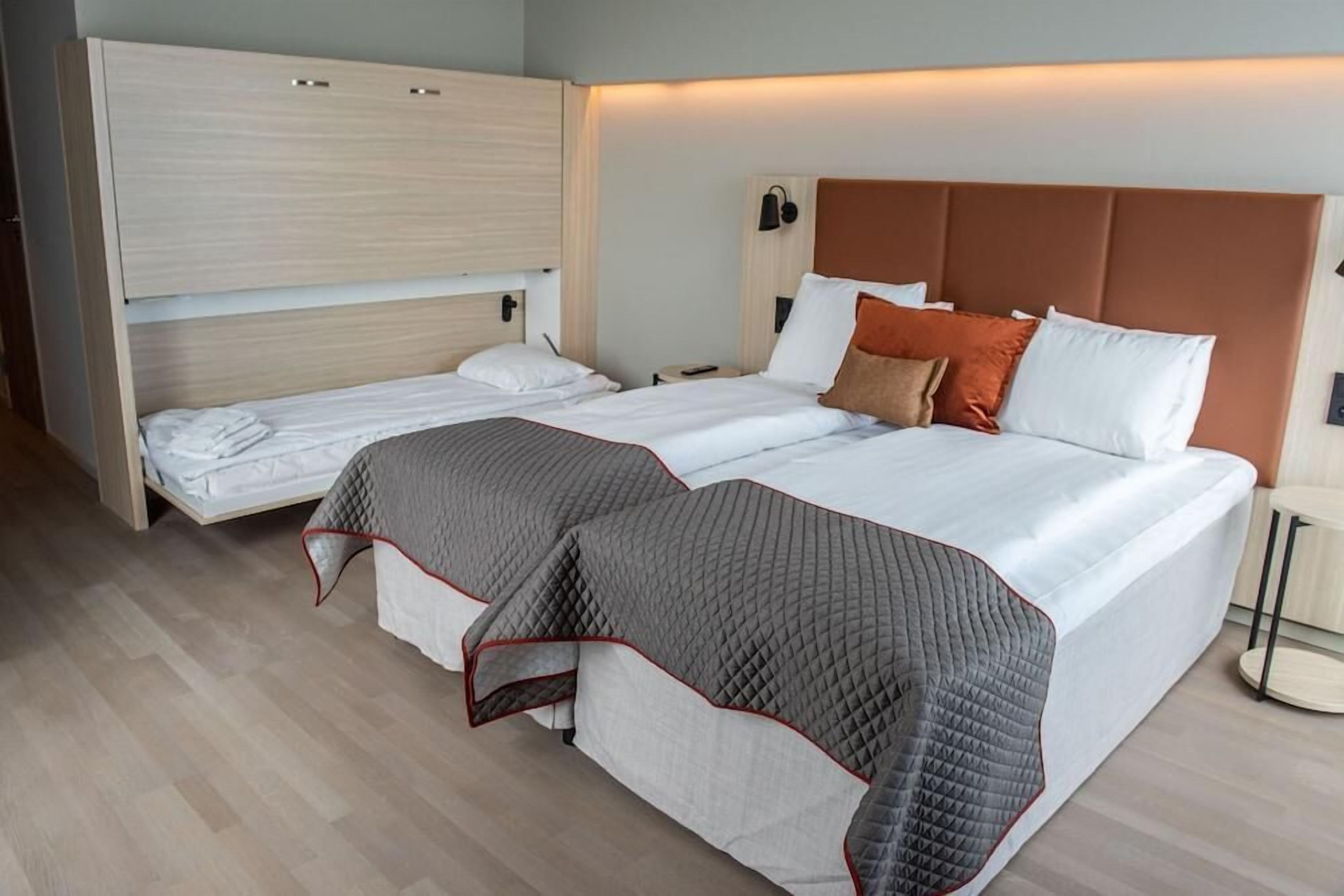 superior room, multiple beds, non smoking | bathroom | shower, hair dryer, towels, soap