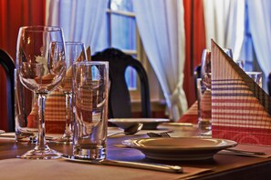 Der serveres aftensmad