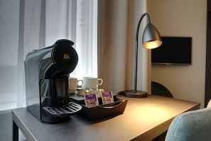Quarto casal superior | Escrivaninha, cortinas blackout, Wi-Fi de cortesia, roupa de cama
