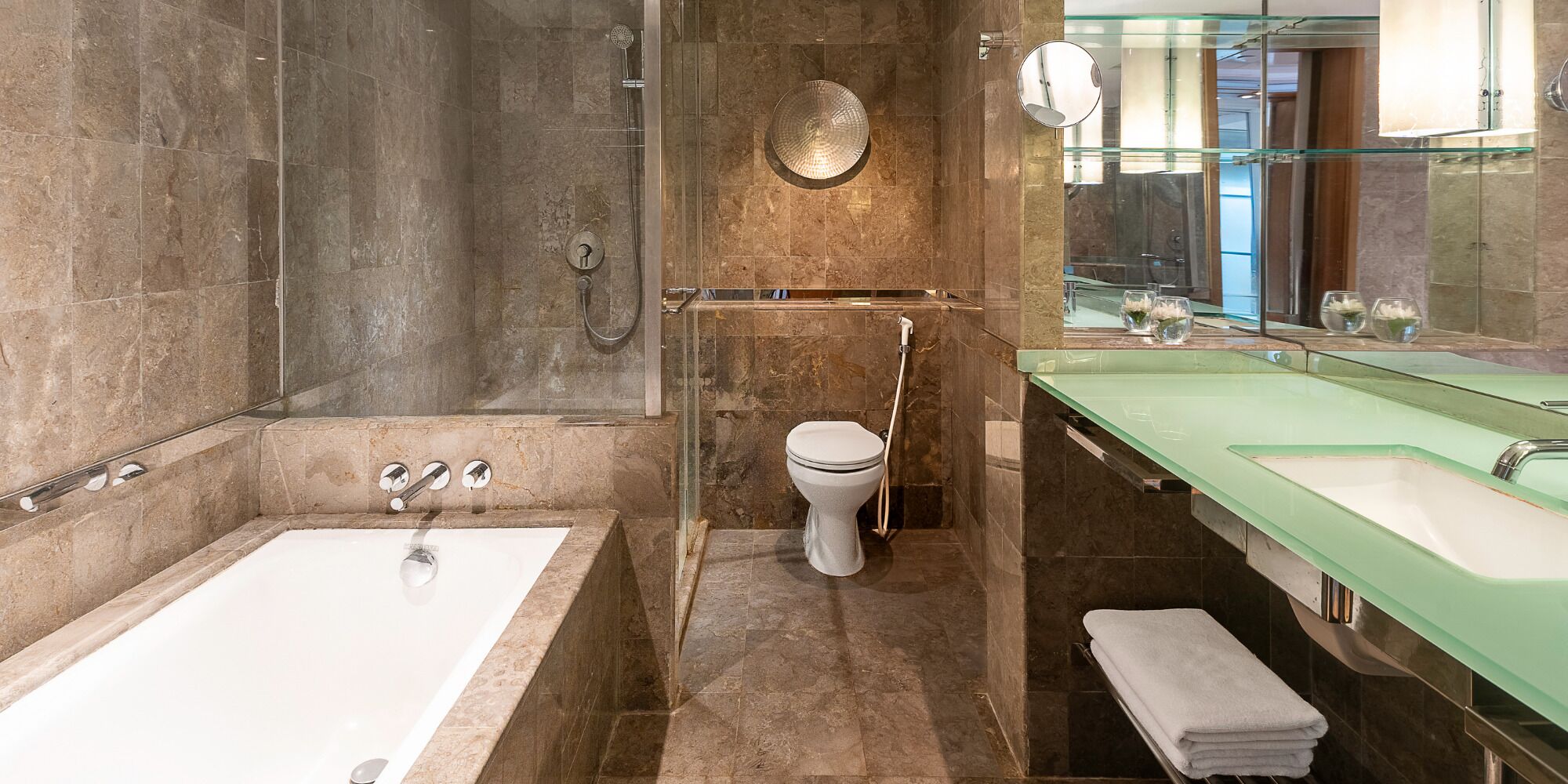 arya club premier | bathroom | free toiletries, hair dryer, slippers, towels