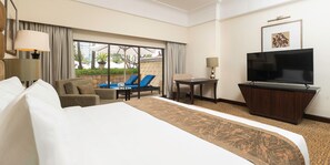 ARYA CLUB POOL TERRACE | Premium bedding, in-room safe, desk, iron/ironing board