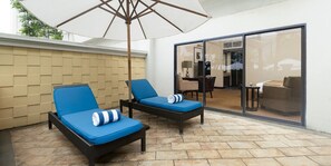 ARYA CLUB POOL TERRACE | Teras/patio