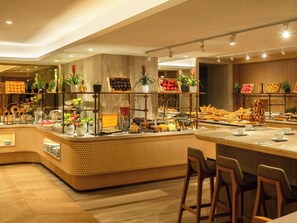 Daily buffet breakfast (EUR 25 per person)
