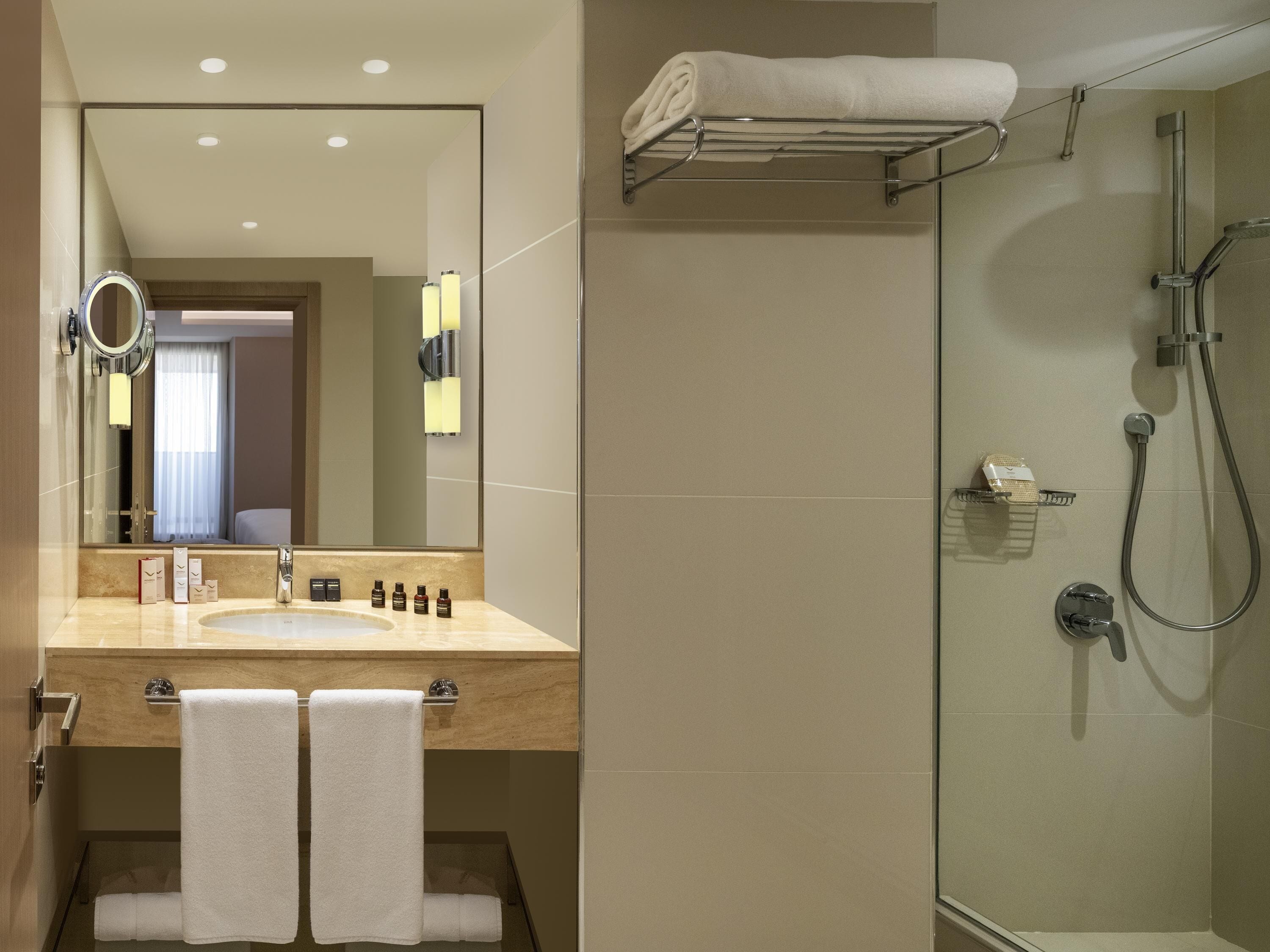 Minibar, in-room safe, individually decorated, individually furnished