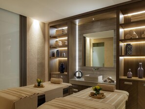 Body treatments, hot stone massages, deep-tissue massages - Mövenpick Hotel Istanbul Bosphorus (Istanbul)