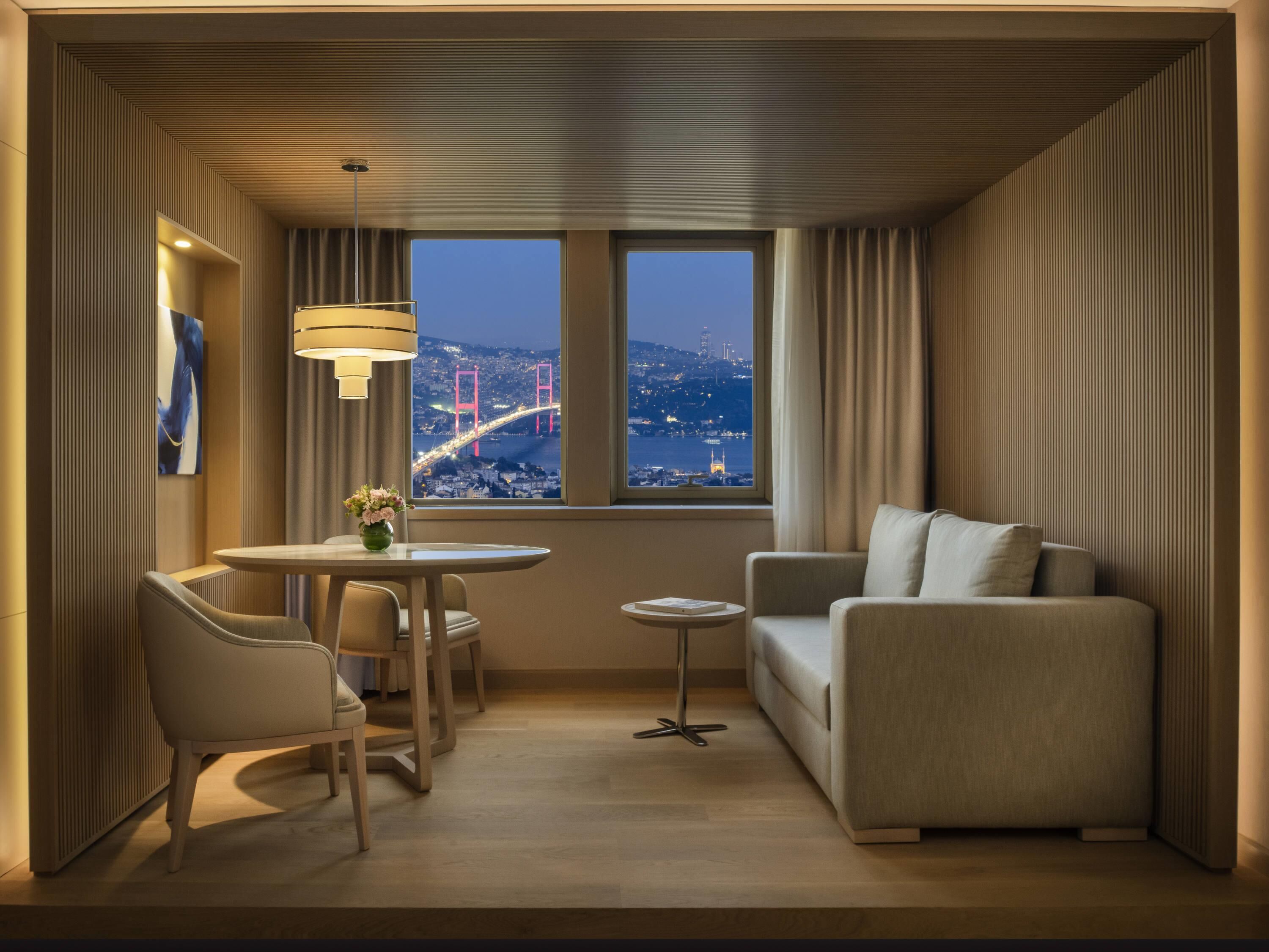 Double Room, 1 Single Bed (Bosphorus) | Minibar, in-room safe, individually decorated, individually furnished