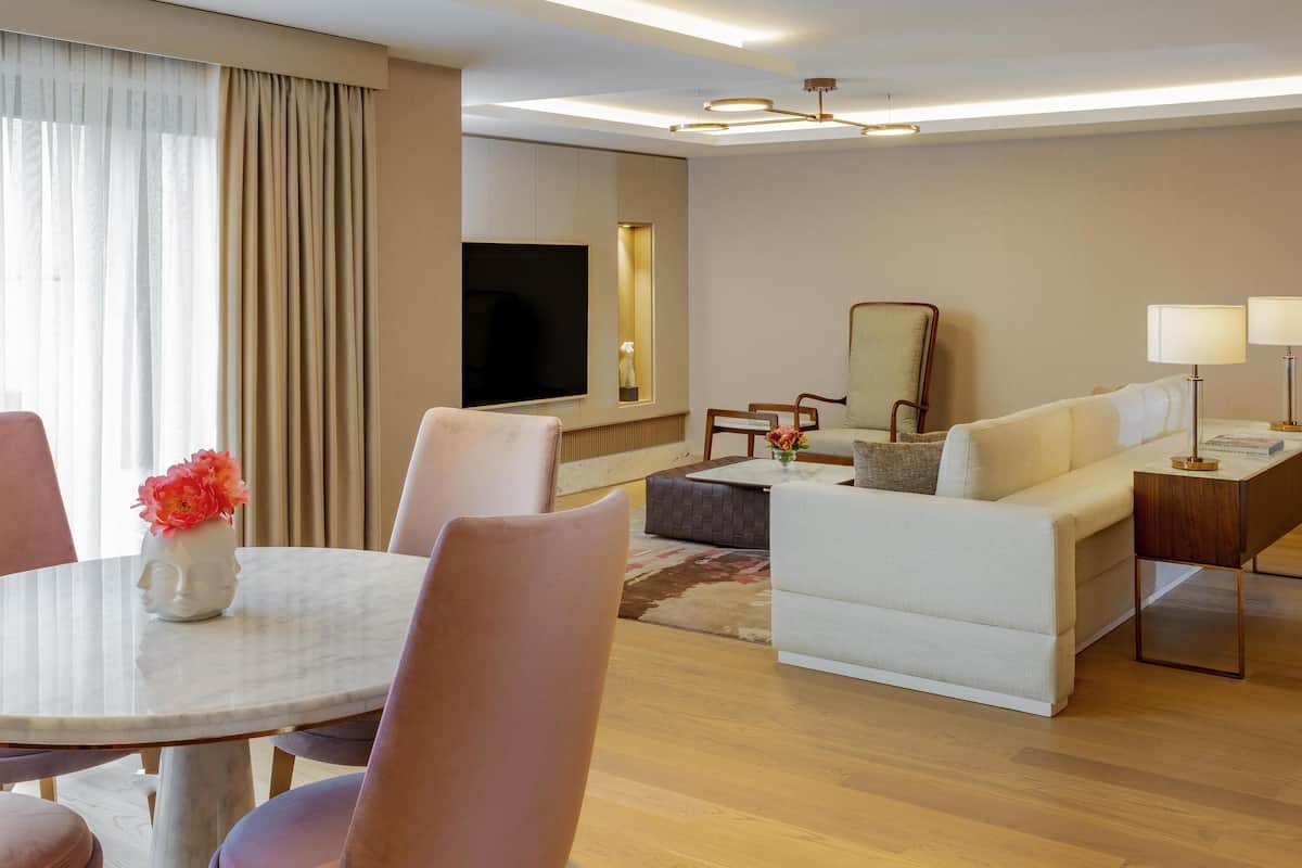 Presidential Suite, 1 King Bed | Minibar, in-room safe, desk, laptop workspace