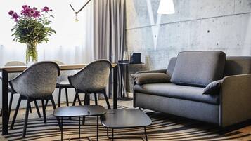 Ropa de cama hipoalergénica y minibar