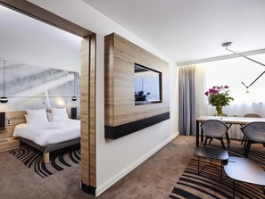 Superior Suite, 1 Queen Bed with Sofa bed