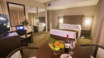 Royal Suite | Premium bedding, down comforters, minibar, in-room safe