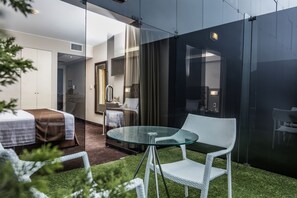 Literie de qualité supérieure, couette en duvet d'oie, minibar