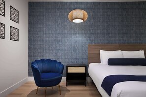 Standard Room, 1 King Bed, Non Smoking, Refrigerator & Microwave | Premium bedding, down comforters, desk, laptop workspace - Hotel Zico, BW Signature Collection (Mountain View)