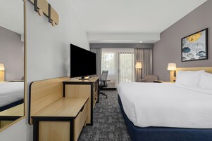 Pillowtop beds, desk, laptop workspace, rollaway beds