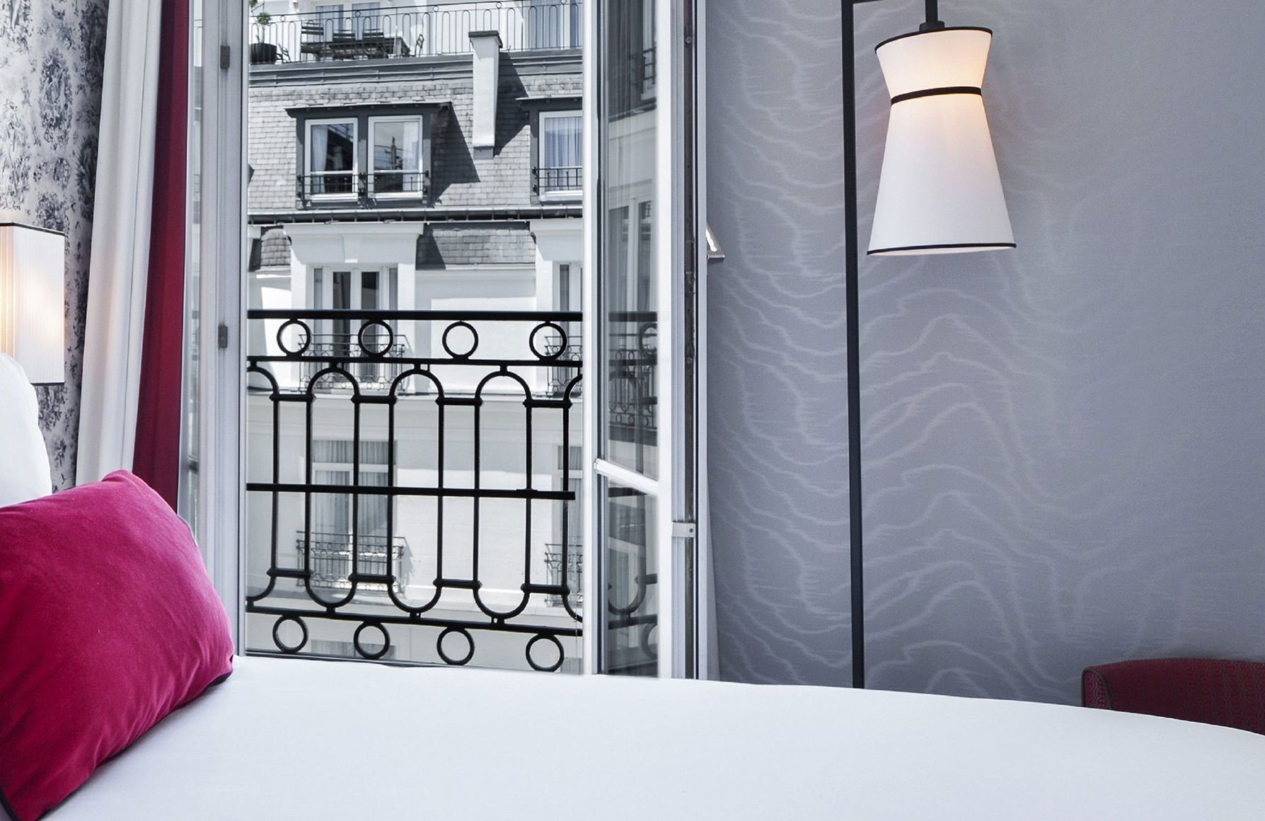 1 bedroom, premium bedding, pillow-top beds, minibar
