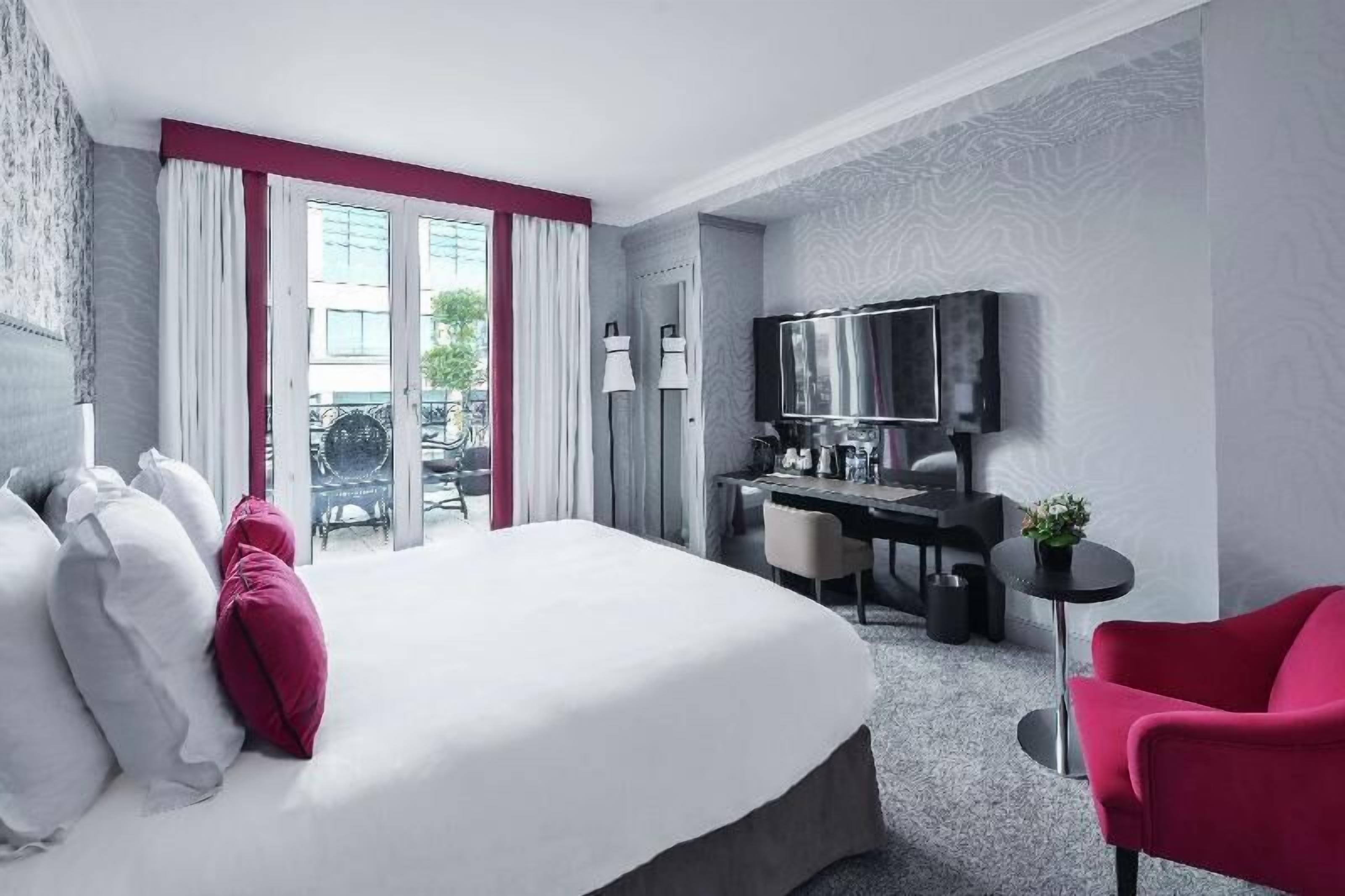 1 bedroom, premium bedding, pillow-top beds, minibar