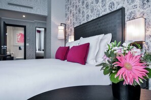 Classic Room, 1 Double Bed | 1 bedroom, premium bedding, pillow-top beds, minibar