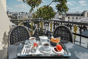 Zimmer, 1 King-Bett, Terrasse | Ausblick vom Zimmer