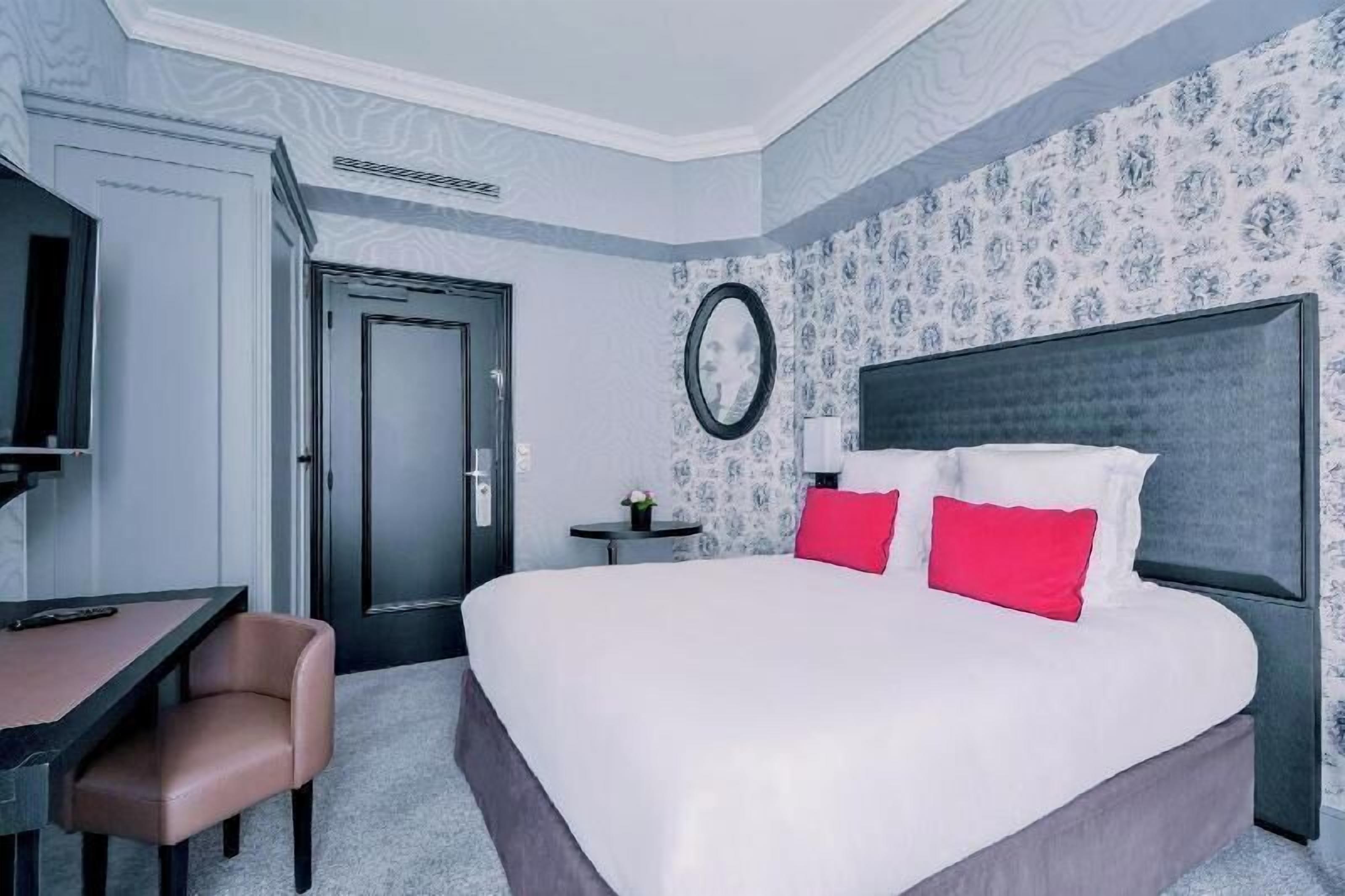 1 bedroom, premium bedding, pillow-top beds, minibar