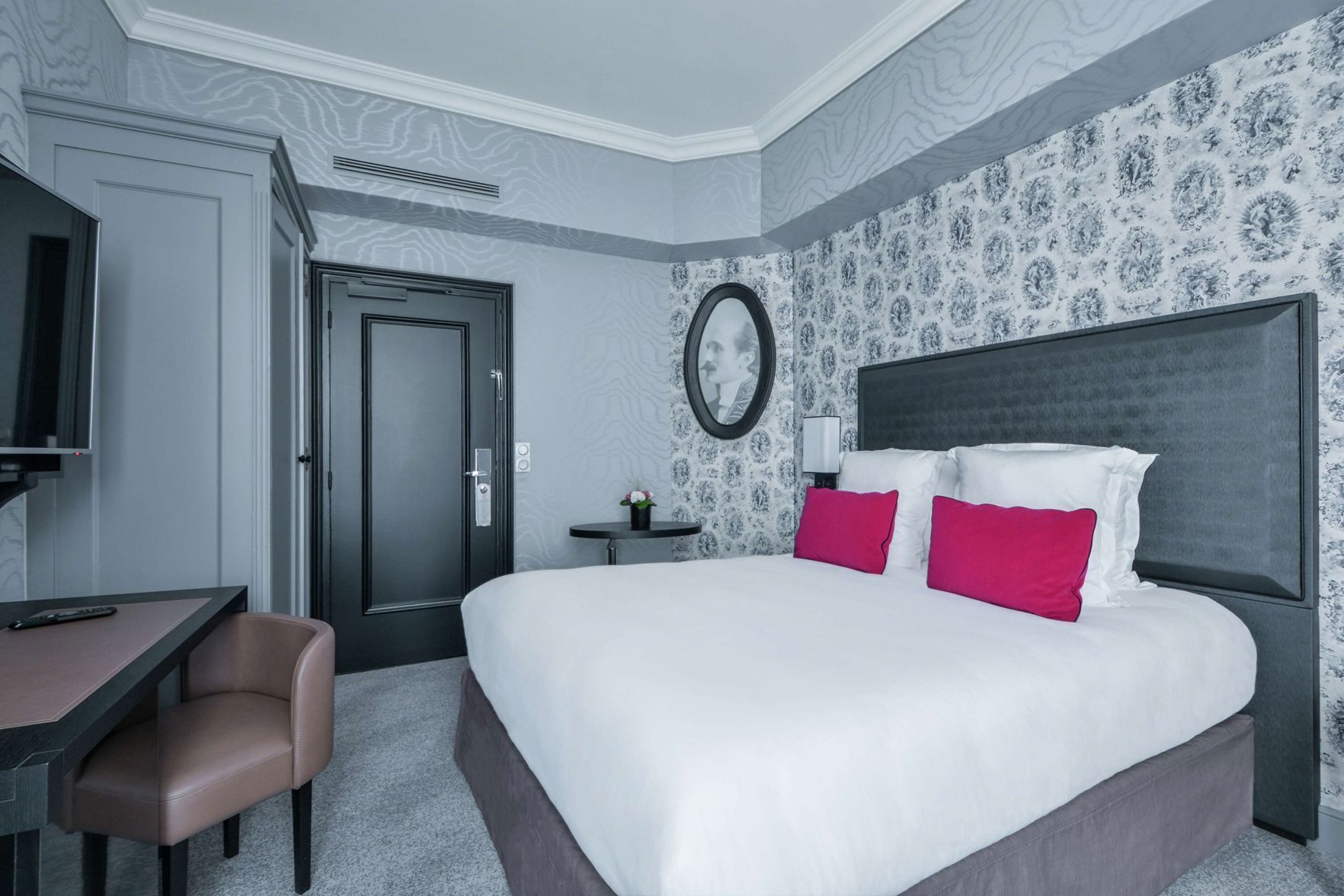 1 bedroom, premium bedding, pillow-top beds, minibar