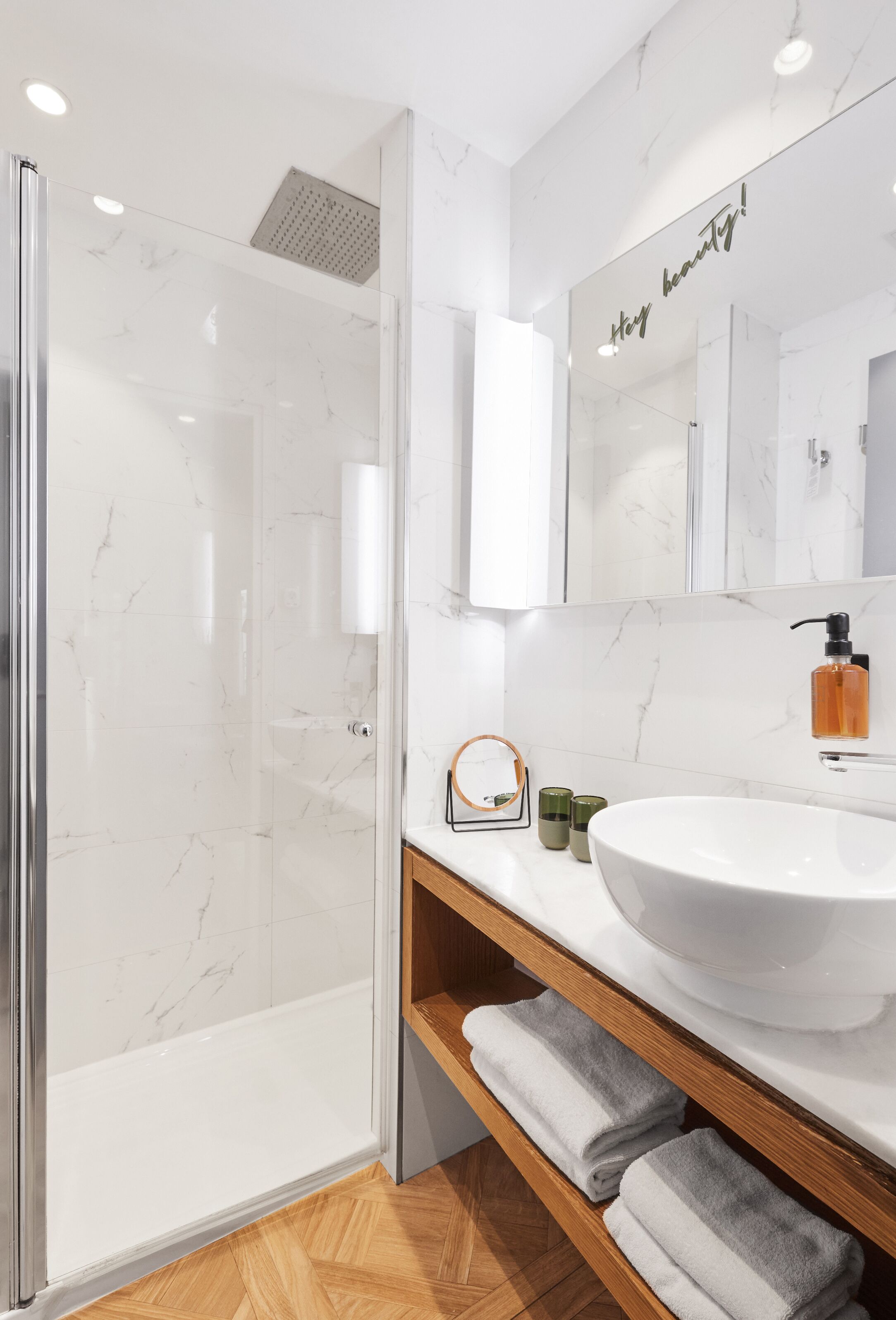 junior suite balcon | bathroom | shower, free toiletries, hair dryer, towels