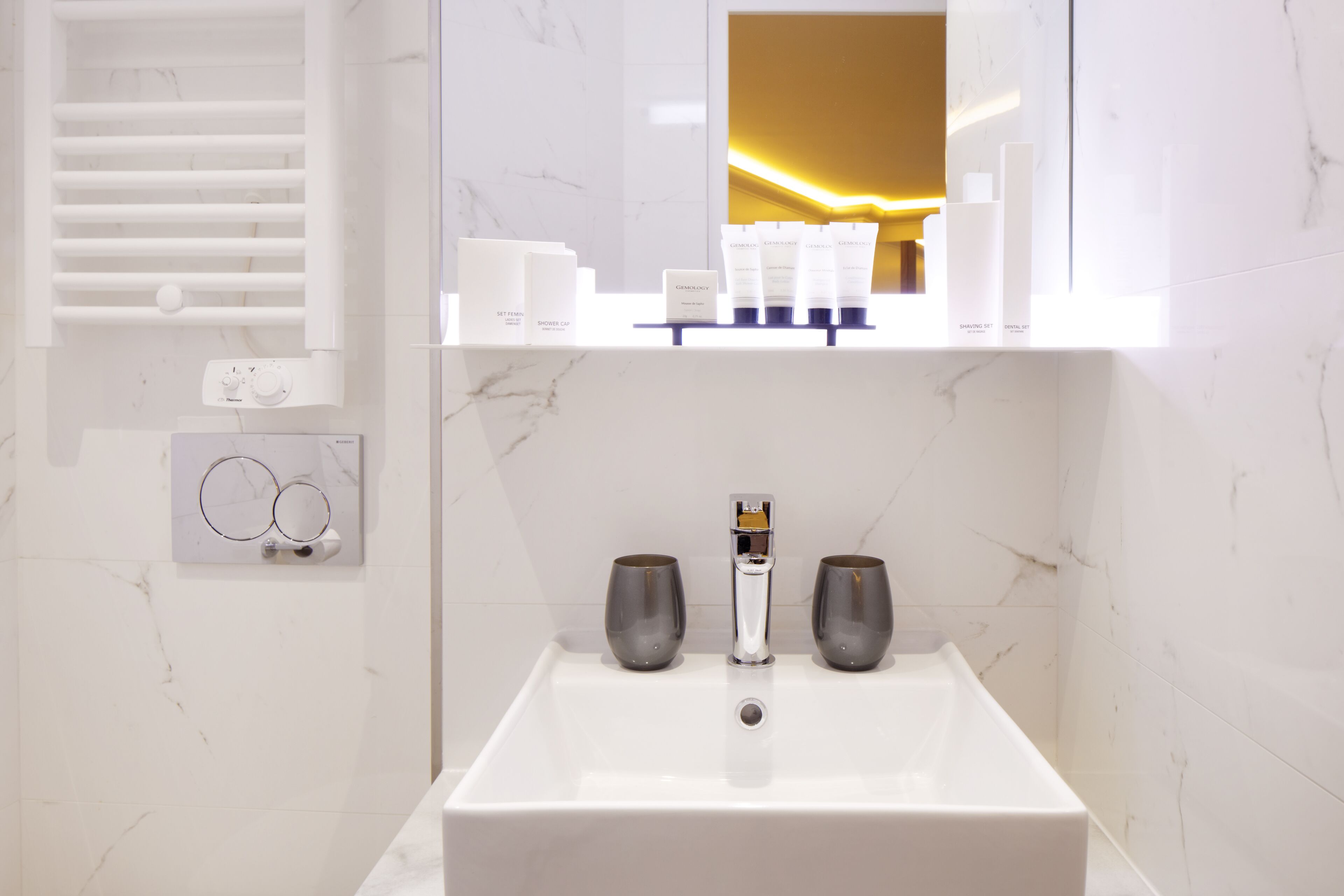 deluxe double or twin room | premium bedding, minibar, in-room safe, desk