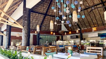 6 restoran, kahvaltı, öğle yemeği sunulur, uluslar arası mutfak