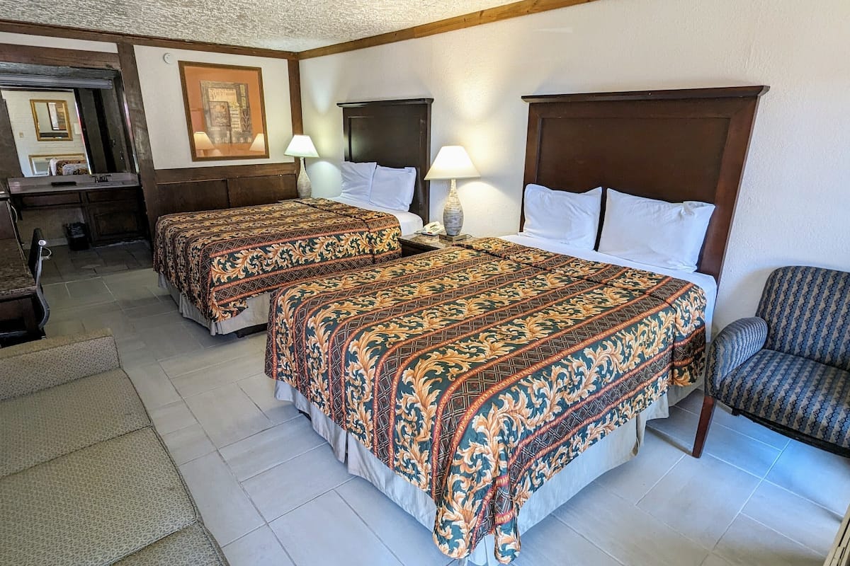 Standard Double Room | Desk, iron/ironing board, rollaway beds, free WiFi