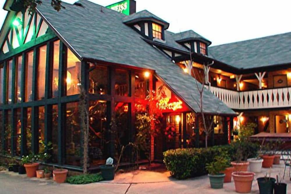 Edelweiss Inn And Suites