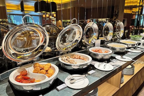 Daily buffet breakfast for a fee