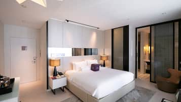 Design Room | Egyptian cotton sheets, premium bedding, free minibar, in-room safe