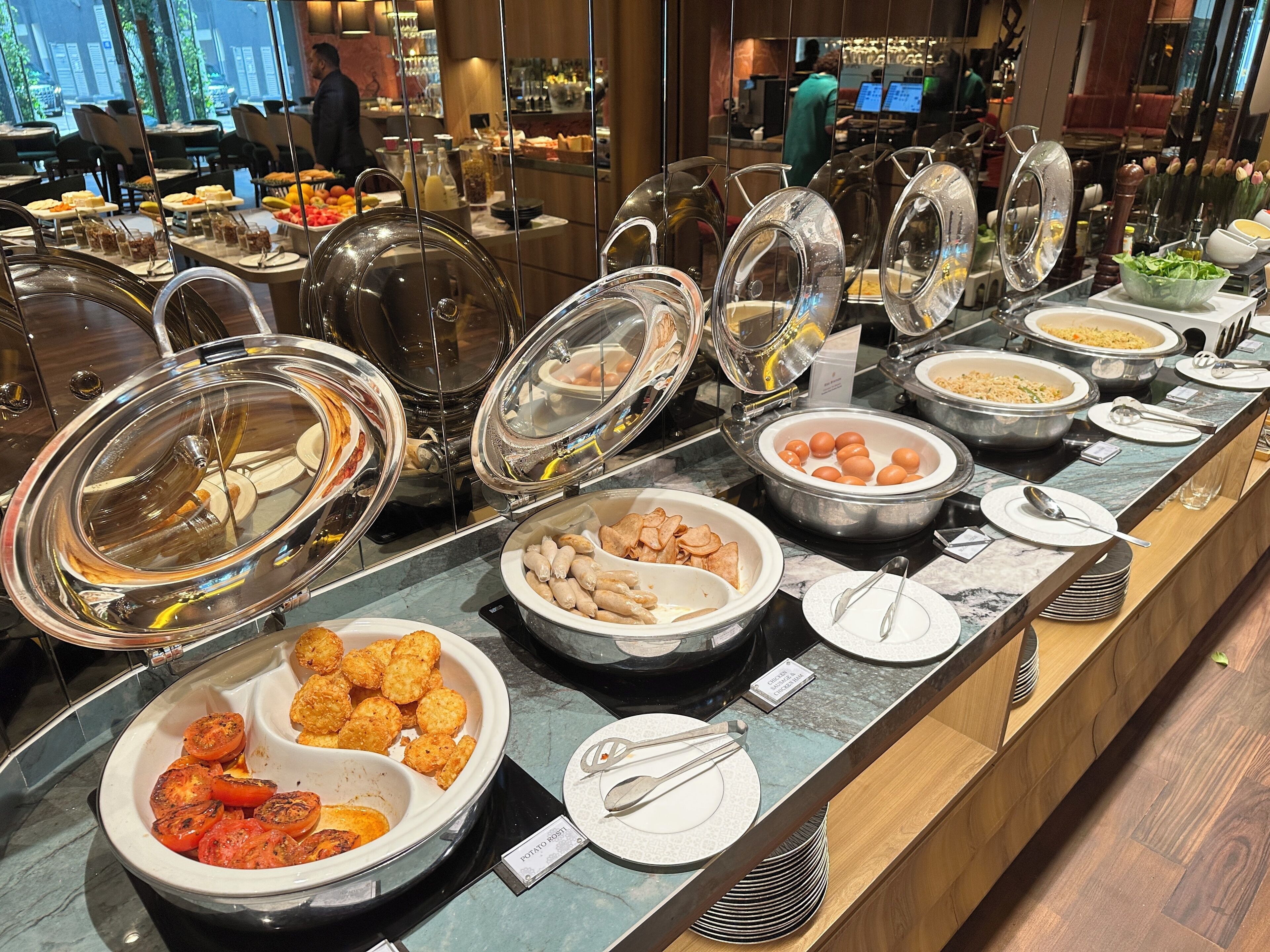 Daily buffet breakfast for a fee