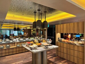 Desayuno buffet todos los días (con cargo) 