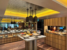 Daily buffet breakfast for a fee